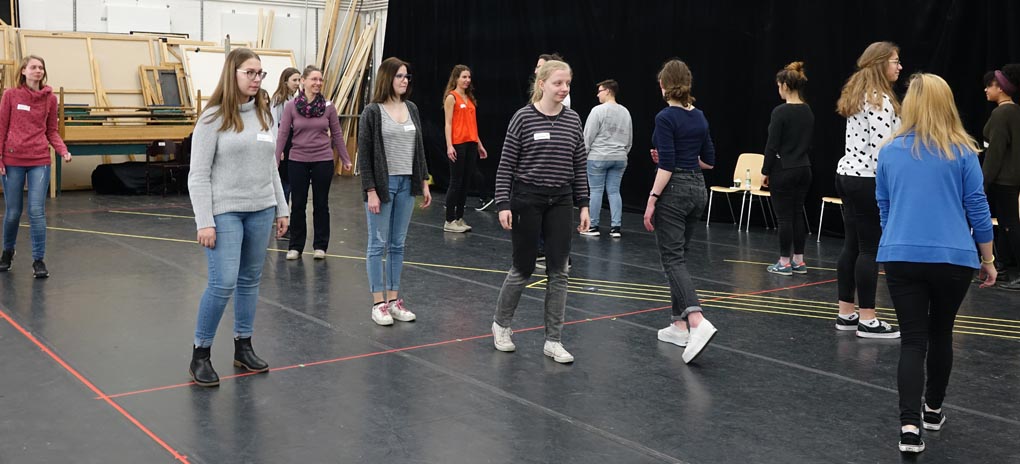 Der opernKompass 2019 begann mit einem theaterpädagogischen Workshop zum Stück „La fanciulla del West“ von Giacomo Puccini.